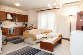 Cozy modern apt in Peristeri